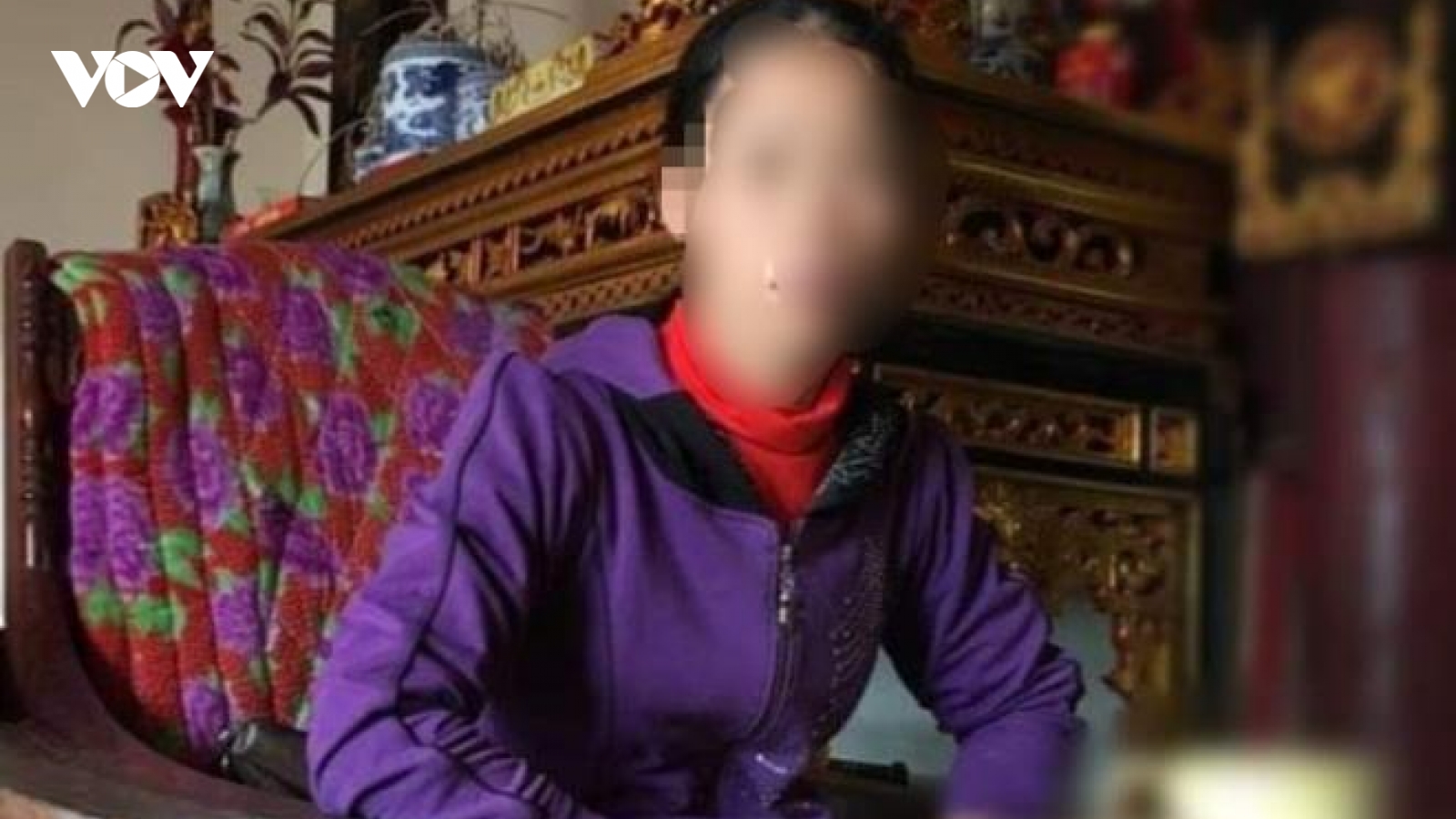 Lương thấp, giáo viên làm giúp việc, rửa bát thuê để mưu sinh