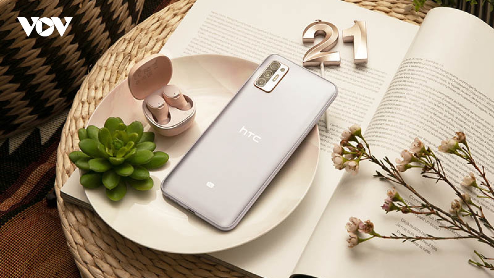 HTC bất ngờ ra mắt smartphone 5G giá chưa đến 10 triệu đồng