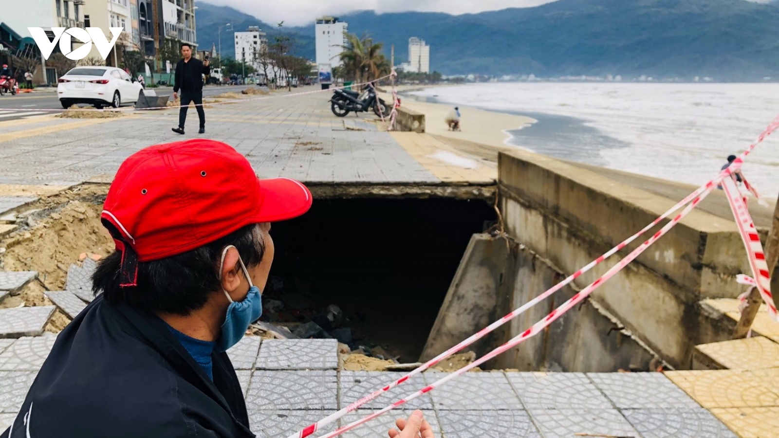 Cần có giải pháp chống sạt lở bờ biển tại Đà Nẵng
