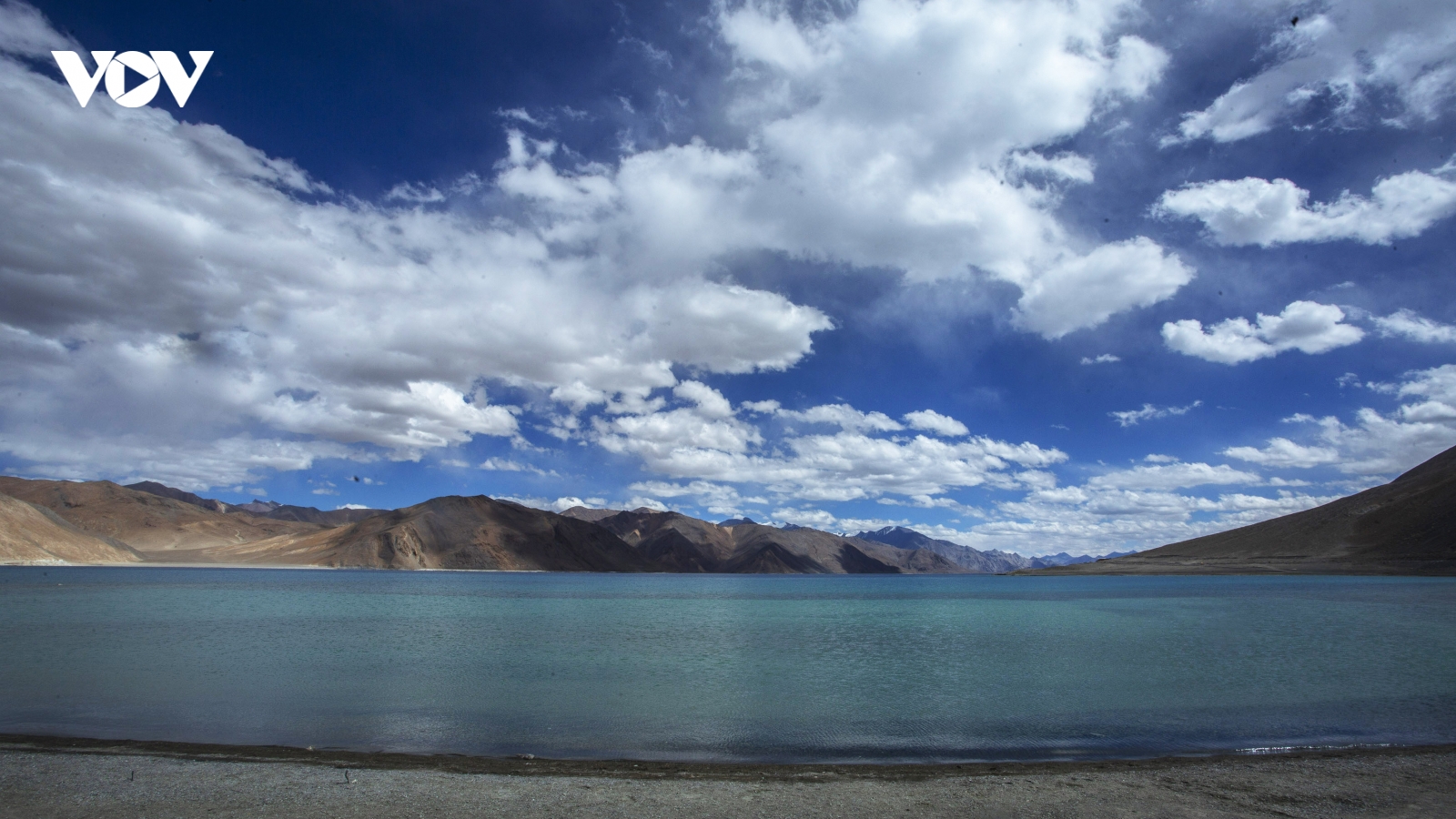 8 tháng sau tranh chấp với Trung Quốc, Ấn Độ đón du khách đến hồ Pangong Tso