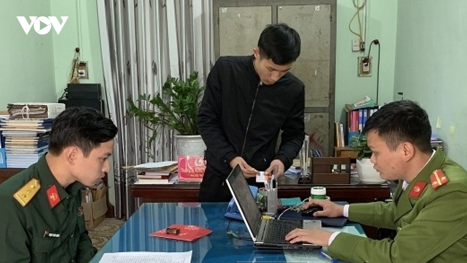 Bắt đối tượng giả danh Thượng úy quân đội để lừa đảo