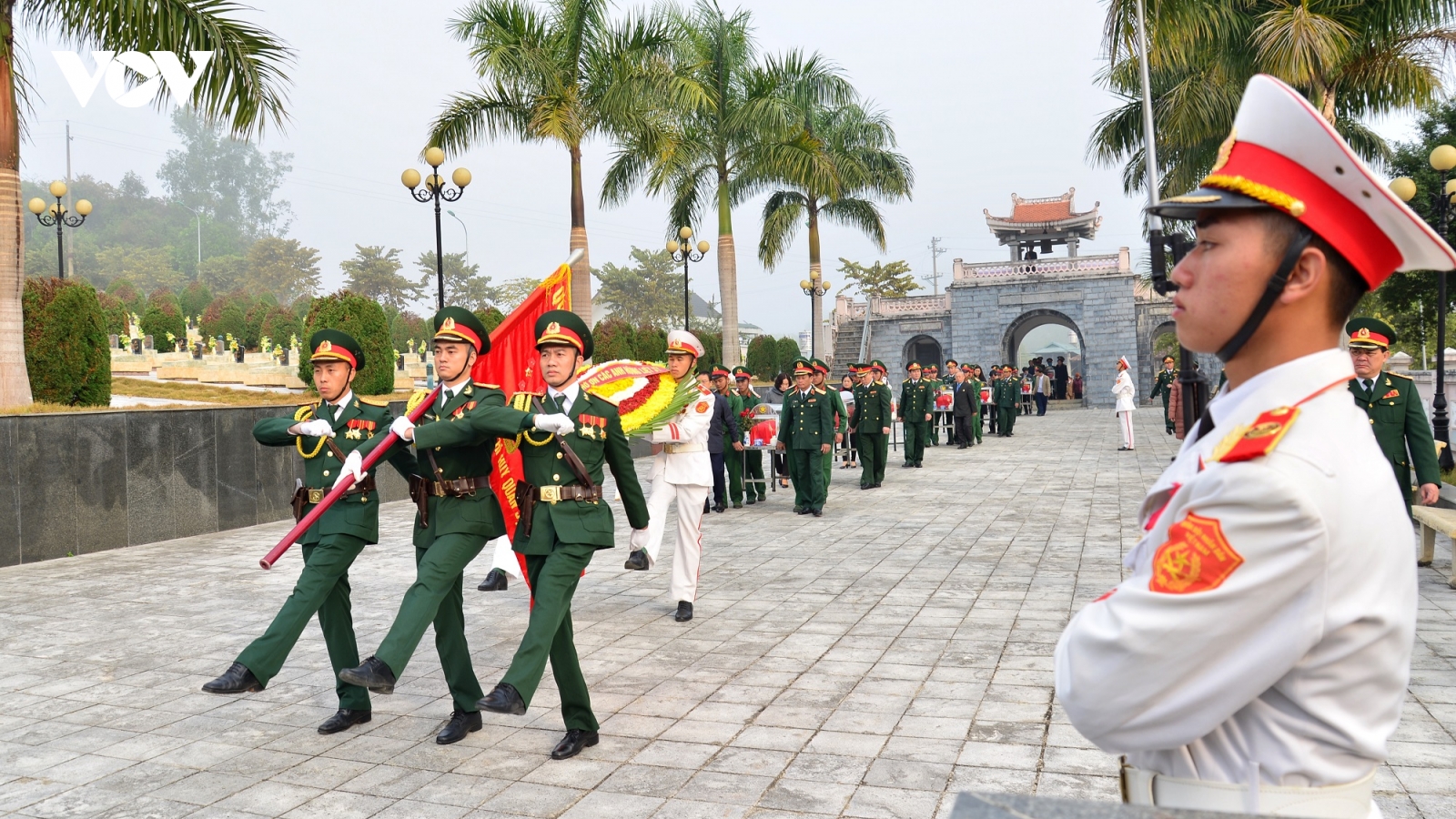 Truy điệu, an táng 13 hài cốt liệt sĩ quân tình nguyện Việt Nam hy sinh tại Lào