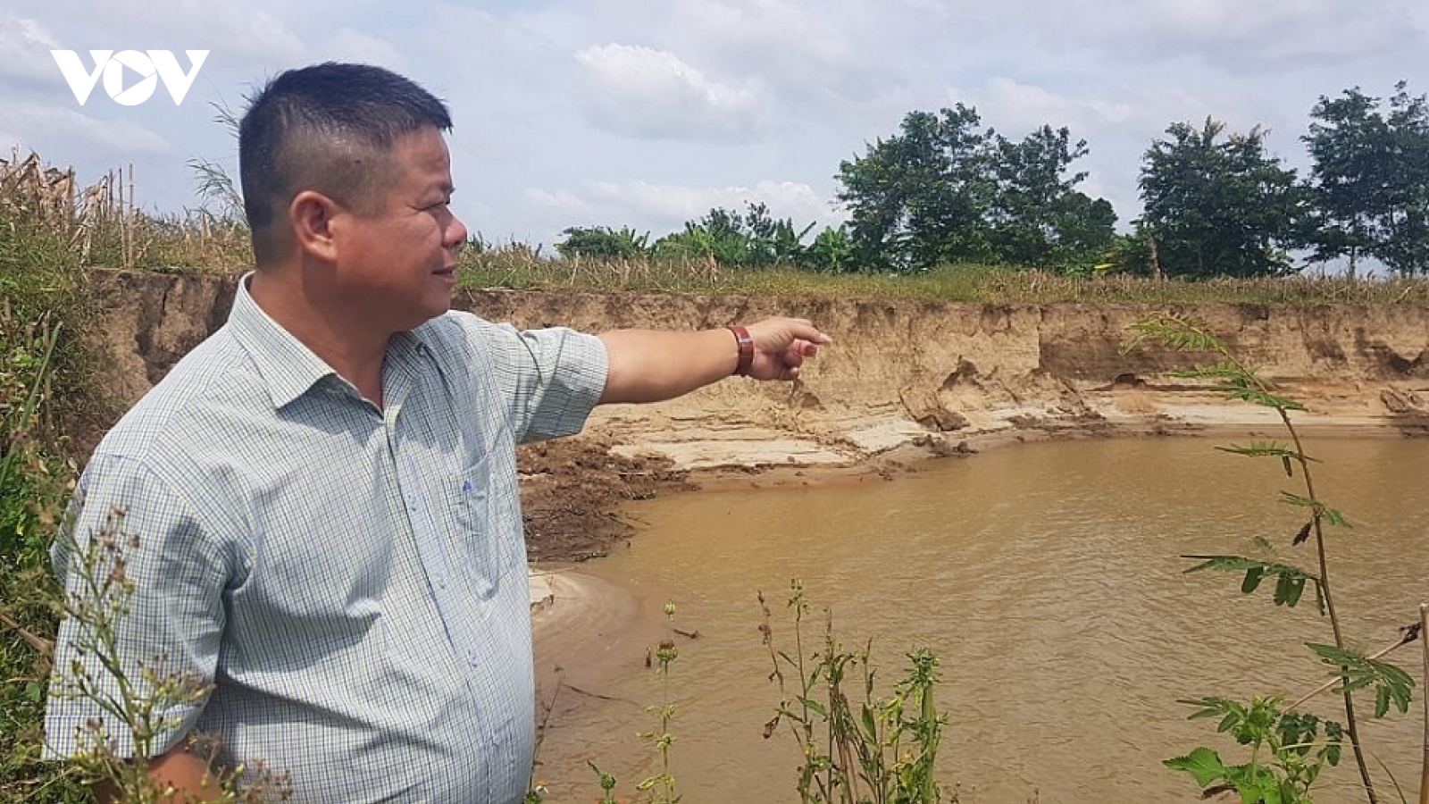 Đình chỉ công tác Bí thư Đảng ủy xã bớt xén tiền giao thông nông thôn
