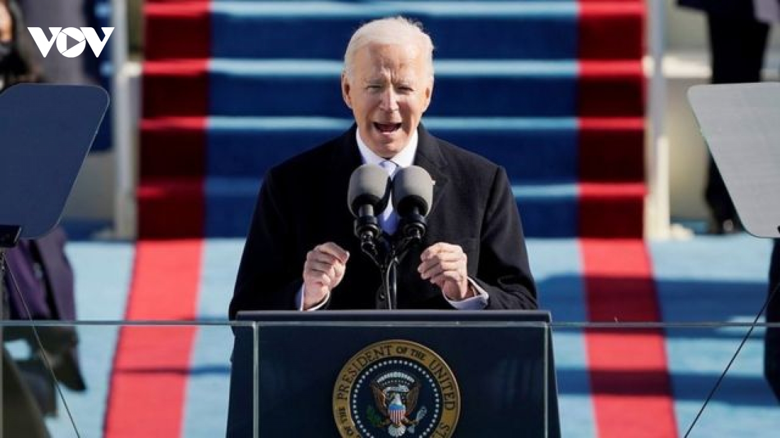 Tổng thống Biden đảo ngược hàng loạt chính sách của Trump: Ưu tiên chống Covid-19