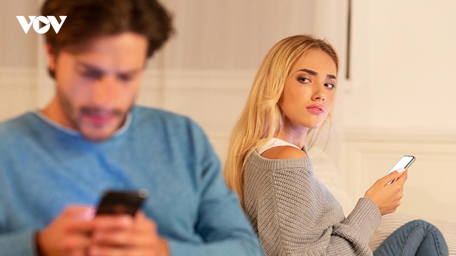 Làm thế nào để vượt qua sự ghen tuông trong tình yêu?