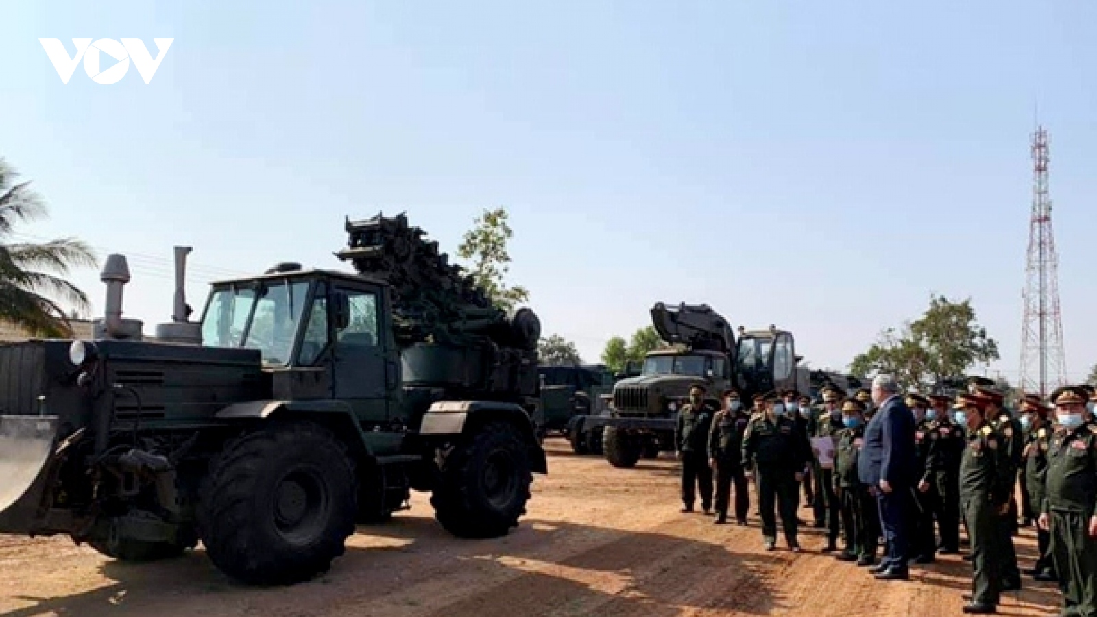 Nga viện trợ thiết bị quân sự cho Lào