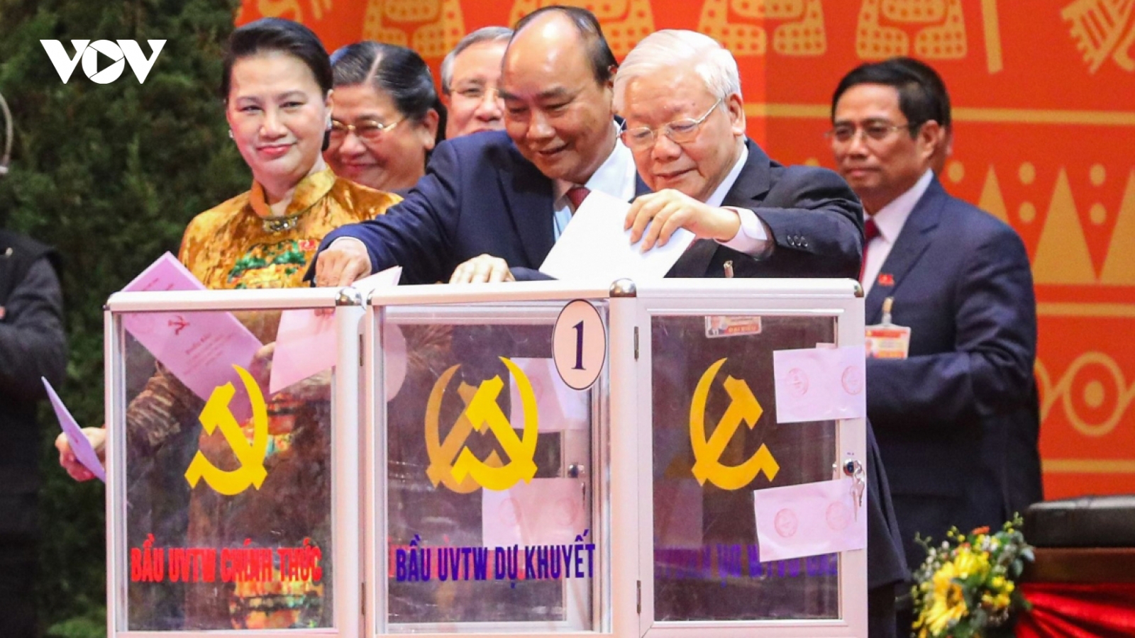Người dân cả nước tin tưởng vào đội ngũ cán bộ lãnh đạo mới