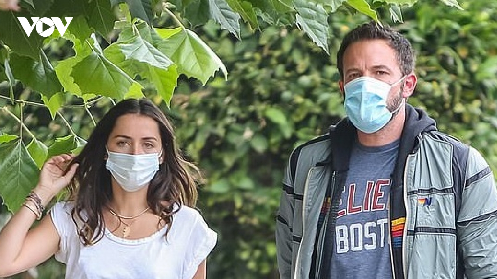 Ben Affleck chia tay tình trẻ sau gần một năm yêu nhau