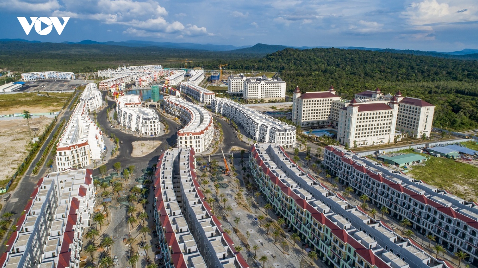 Đầu tư BĐS Phú Quốc: “Miếng bánh” nào an toàn và sinh lời ngay?