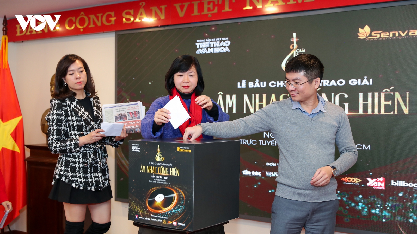Hơn 100 phóng viên hai miền Nam - Bắc bình chọn Giải thưởng Âm nhạc Cống hiến lần 16