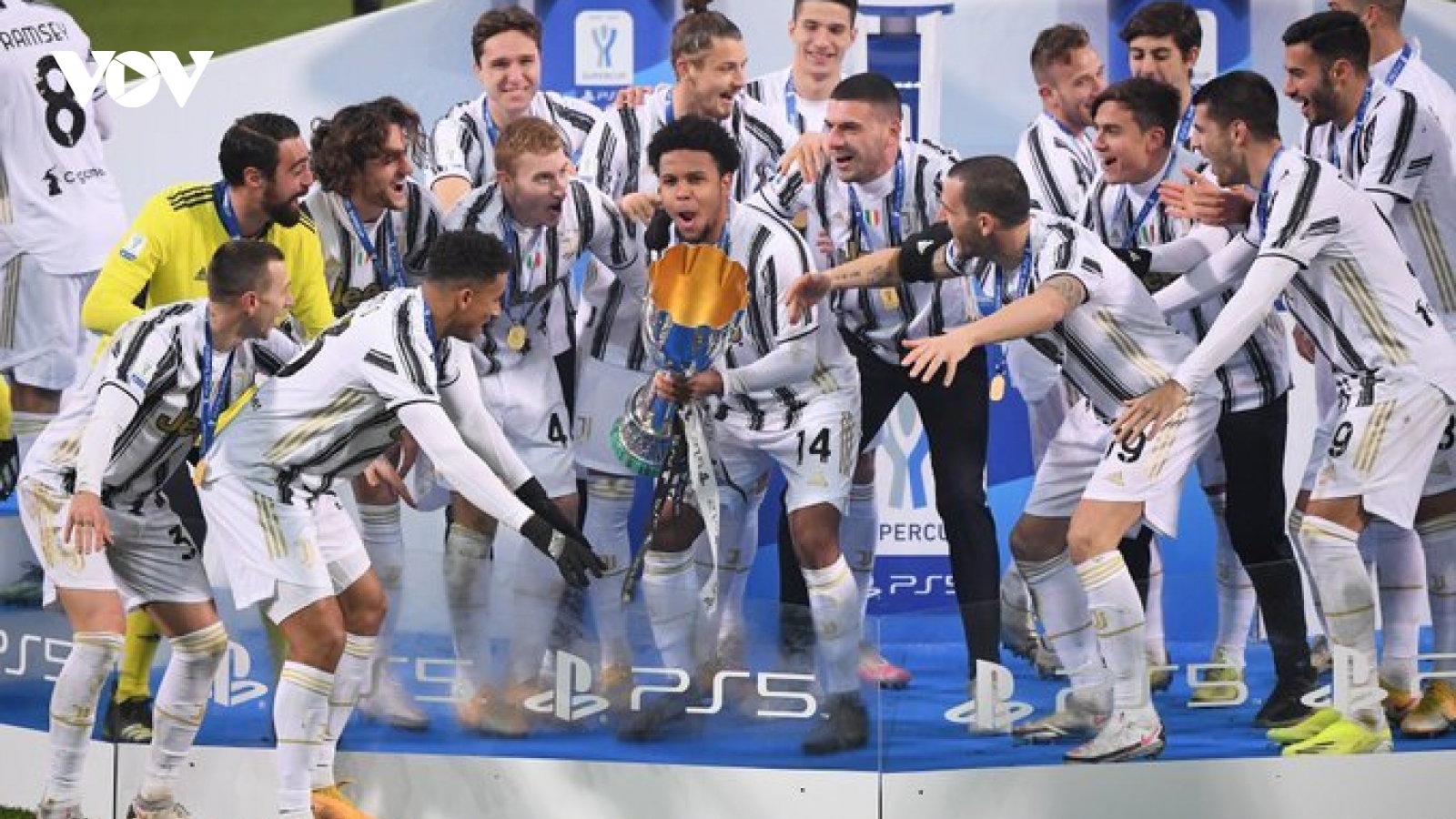 Ronaldo tỏa sáng, Juventus lần thứ 9 đoạt Siêu Cúp Italy