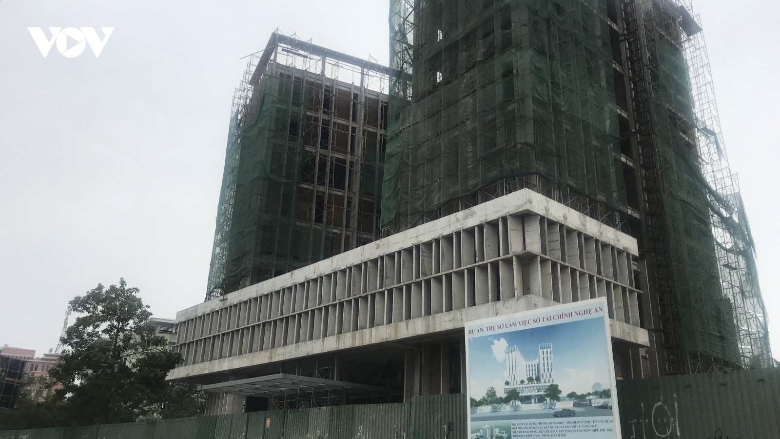 Rơi thang tời chở công nhân tại Nghệ An: 3 nạn nhân tử vong