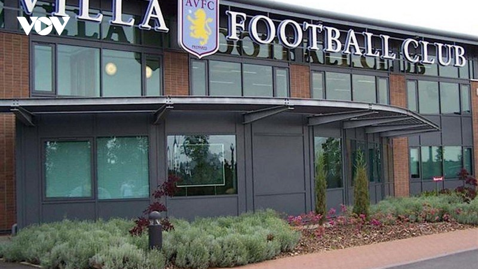 Trận Aston Villa - Liverpool có nguy cơ bị hoãn vì Covid-19