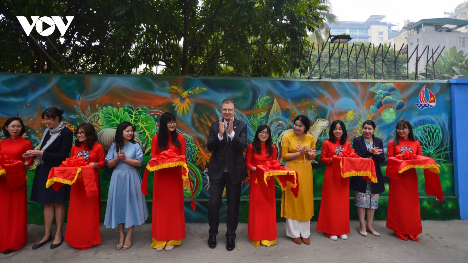 US Embassy inaugurates mural painting on environmental protection