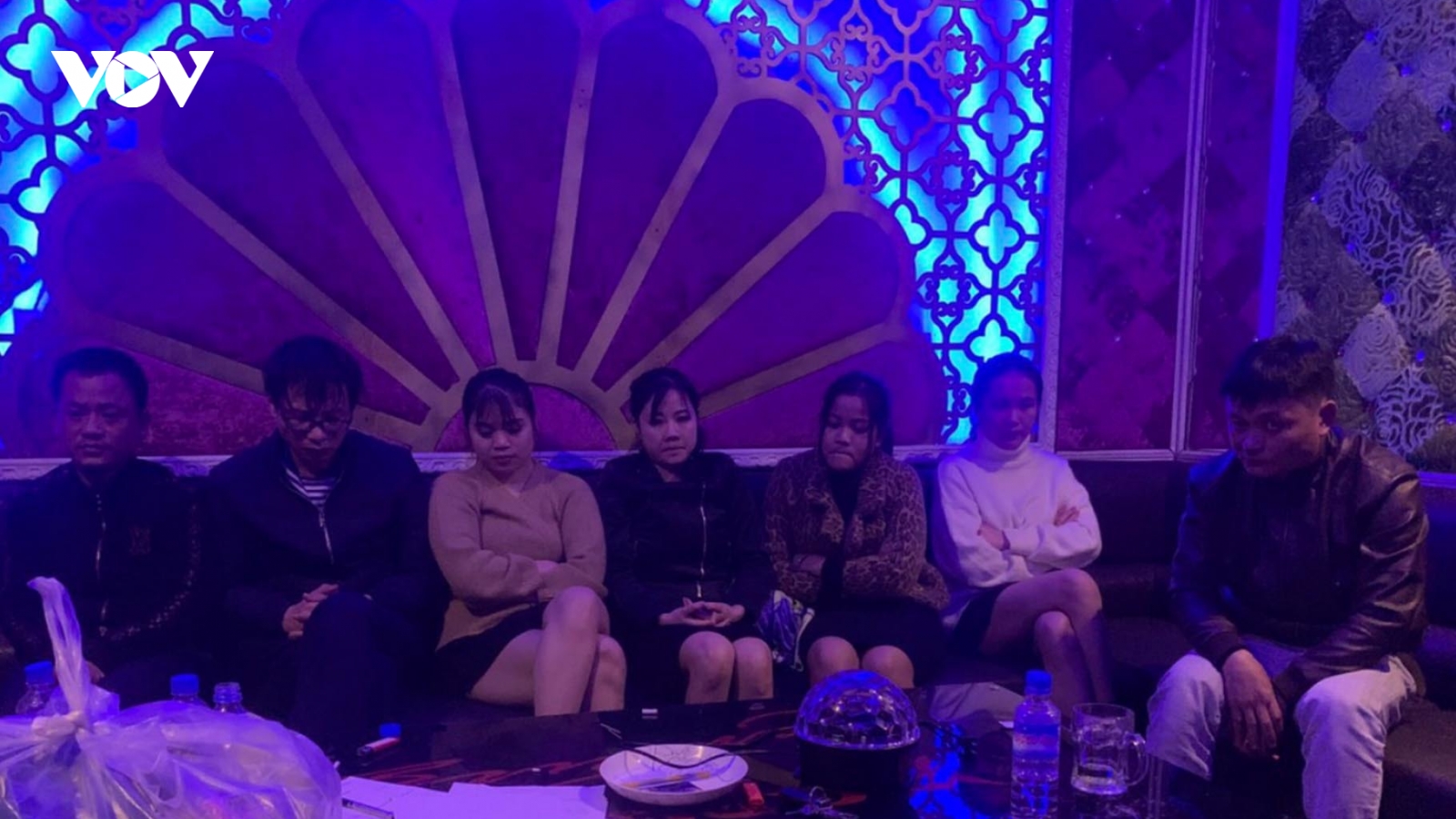 7 nam, nữ sử dụng ma túy trong quán karaoke
