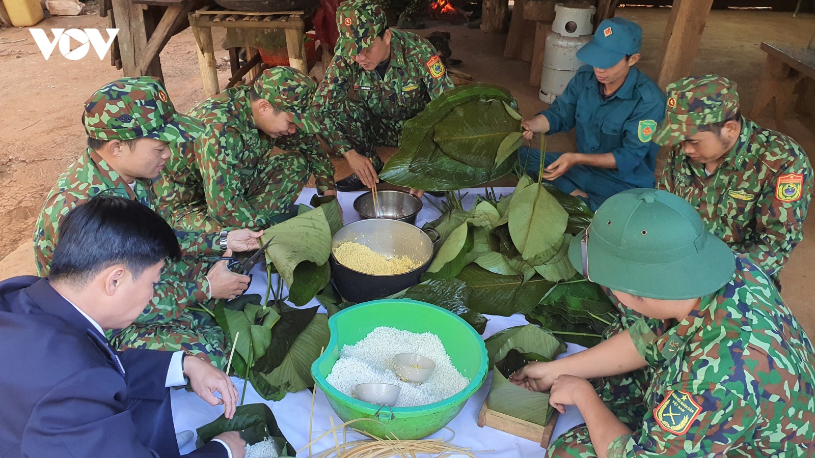 Đón xuân trên chốt phòng chống dịch Covid-19