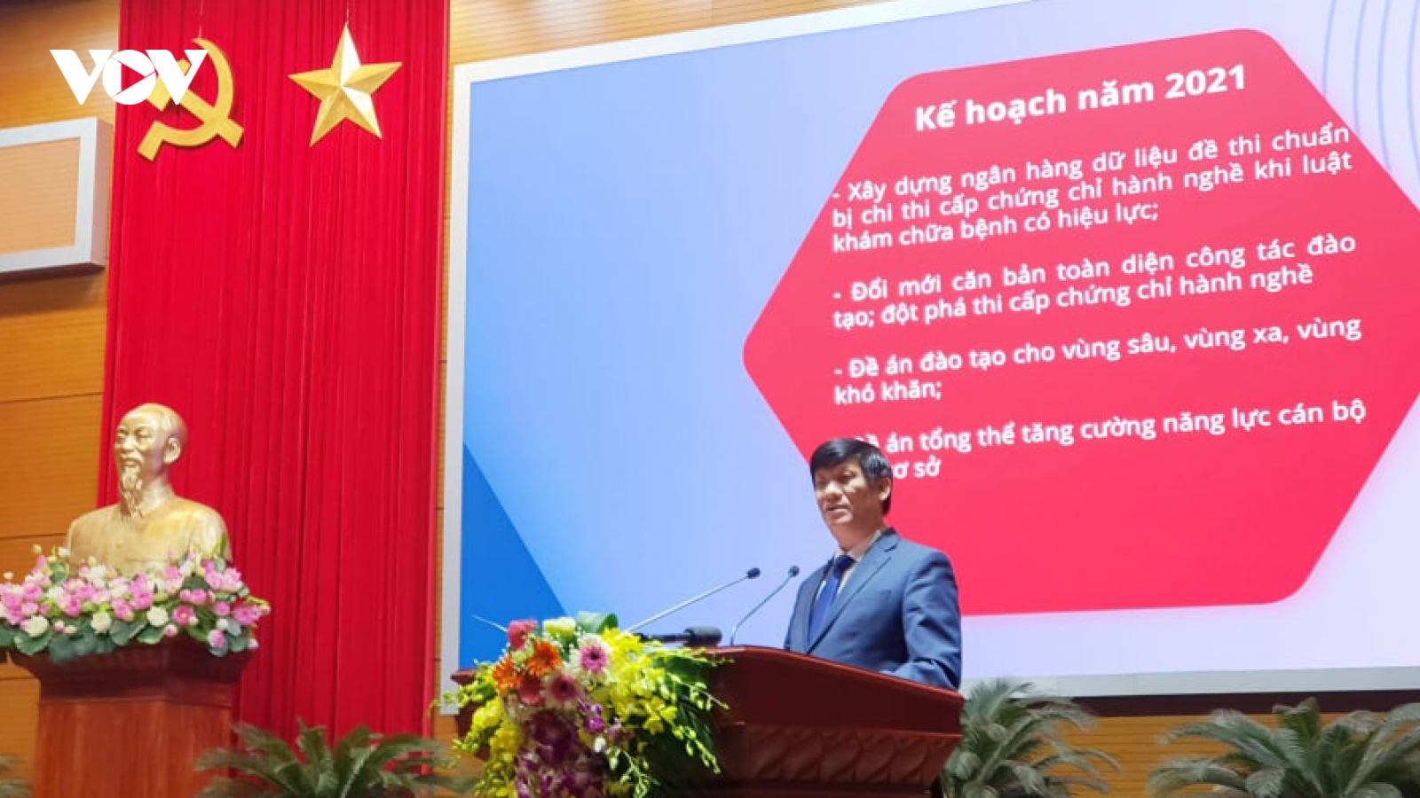 Bộ trưởng Y tế: Tập trung chống dịch COVID-19 để người dân đón Tết an toàn