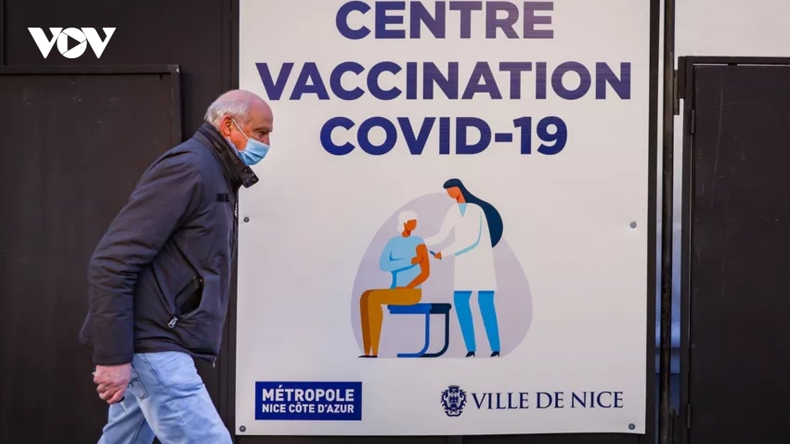 Pháp đặt mục tiêu tiêm vaccine ngừa Covid-19 cho toàn dân trong 7 tháng