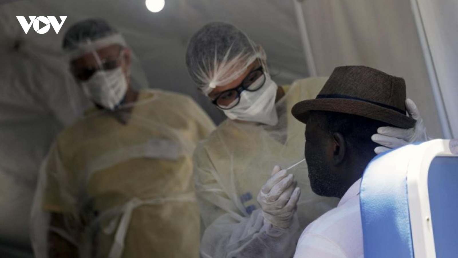 Brazil phát hiện trường hợp nhiễm đồng thời 2 biến thể của virus SARS-CoV-2