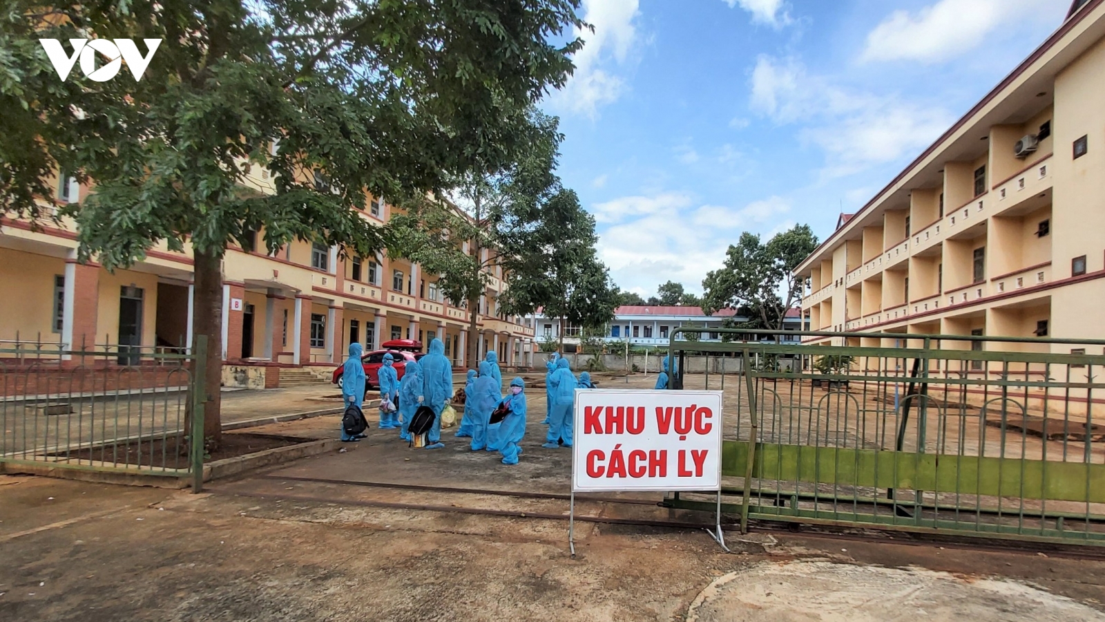 Đắk Lắk cách ly 5 trường hợp ngồi cùng chuyến xe với ca bệnh Covid-19