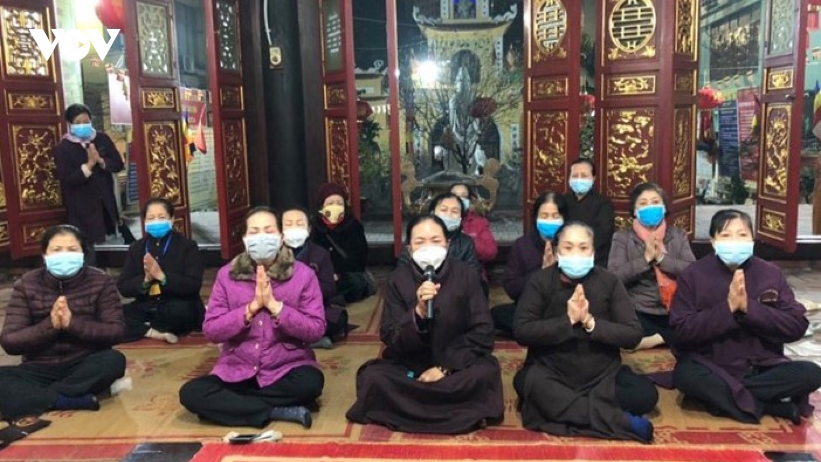 Thượng tọa Thích Đức Thiện: Đeo khẩu trang khi hành lễ ở chùa không có gì là bất kính