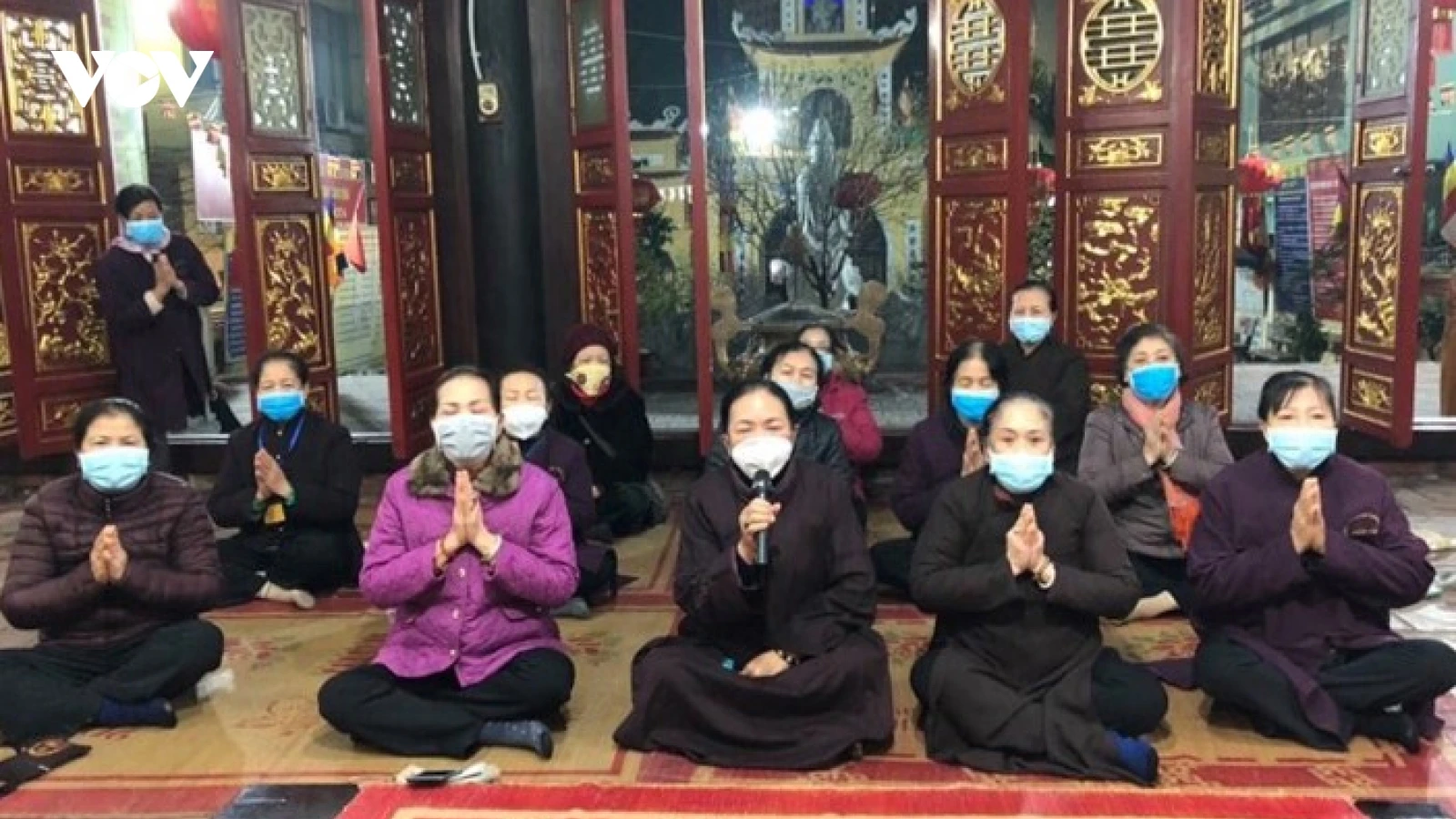 Thượng tọa Thích Đức Thiện: Đeo khẩu trang khi hành lễ ở chùa không có gì là bất kính
