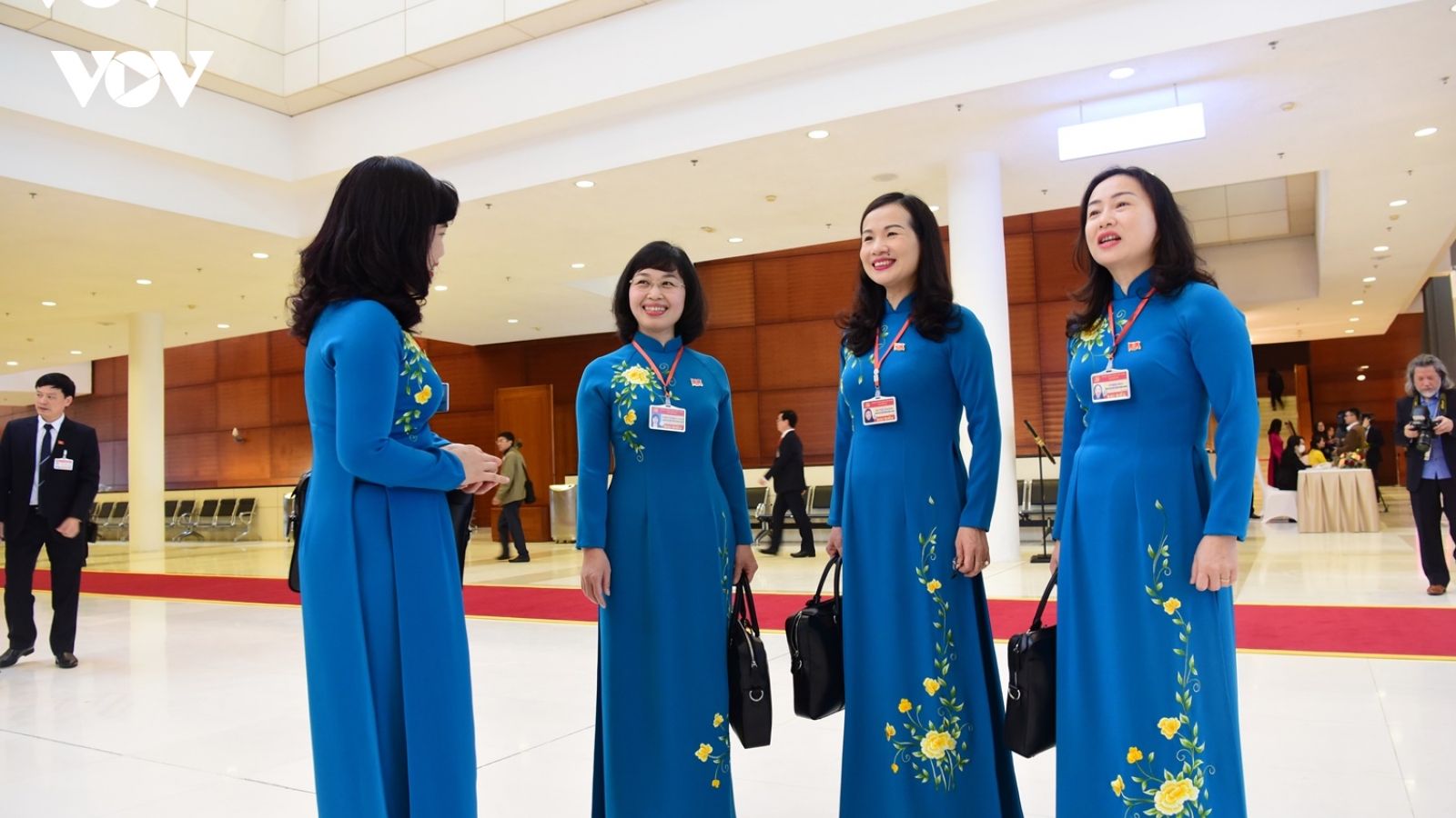 Các nữ đại biểu dự Đại hội lần thứ XIII của Đảng