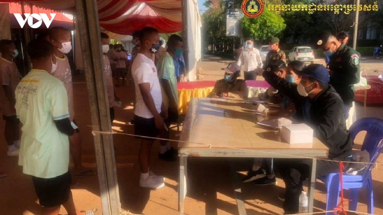 Người lao động Campuchia ồ ạt về nước do lo ngại dịch bệnh tại Thái Lan