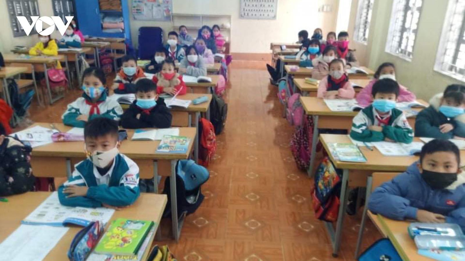Nhiều trường ở TP Sơn La cho học sinh nghỉ học, thực hiện phun khử khuẩn 