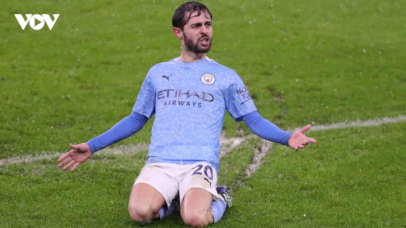 Bernardo Silva lập siêu phẩm, Man City nhọc nhằn đánh bại Aston Villa
