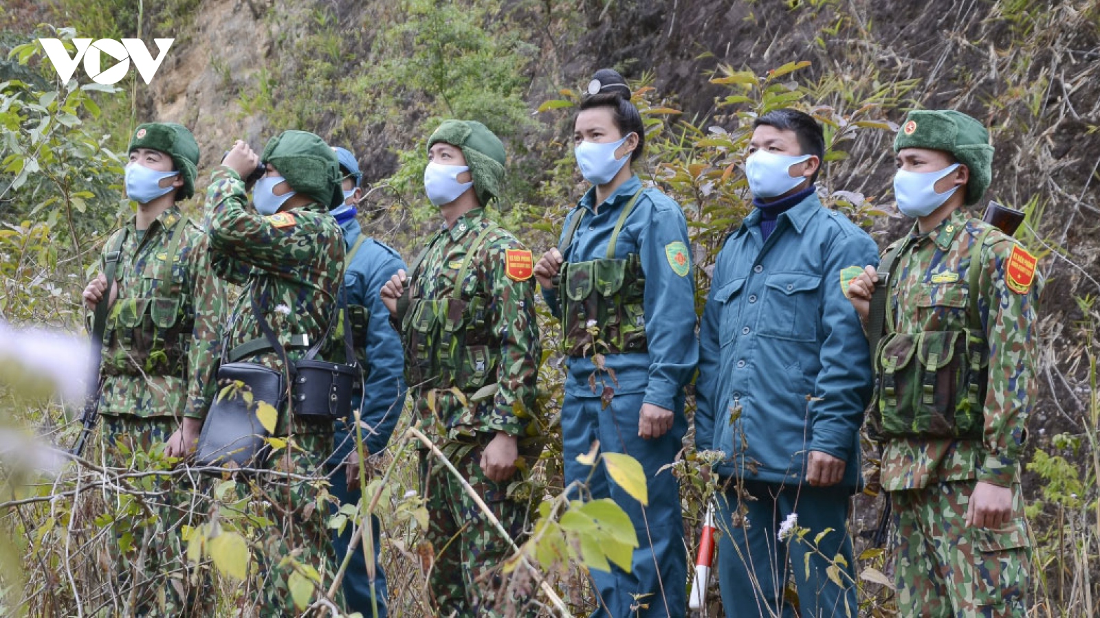 Dien Bien border guards battle frosty conditions whilst on patrol