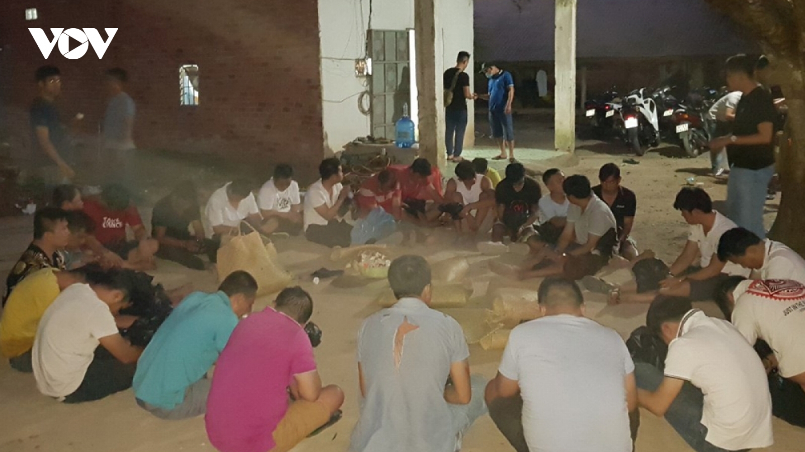 Nóng 24h: Liên tục bắt giữ nhiều đối tượng đá gà ăn thua bằng tiền