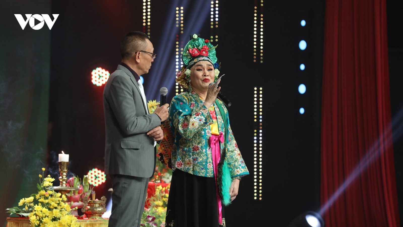 Nghệ sĩ Xuân Hinh bật khóc kể về quãng thời gian khó khăn nhất cuộc đời