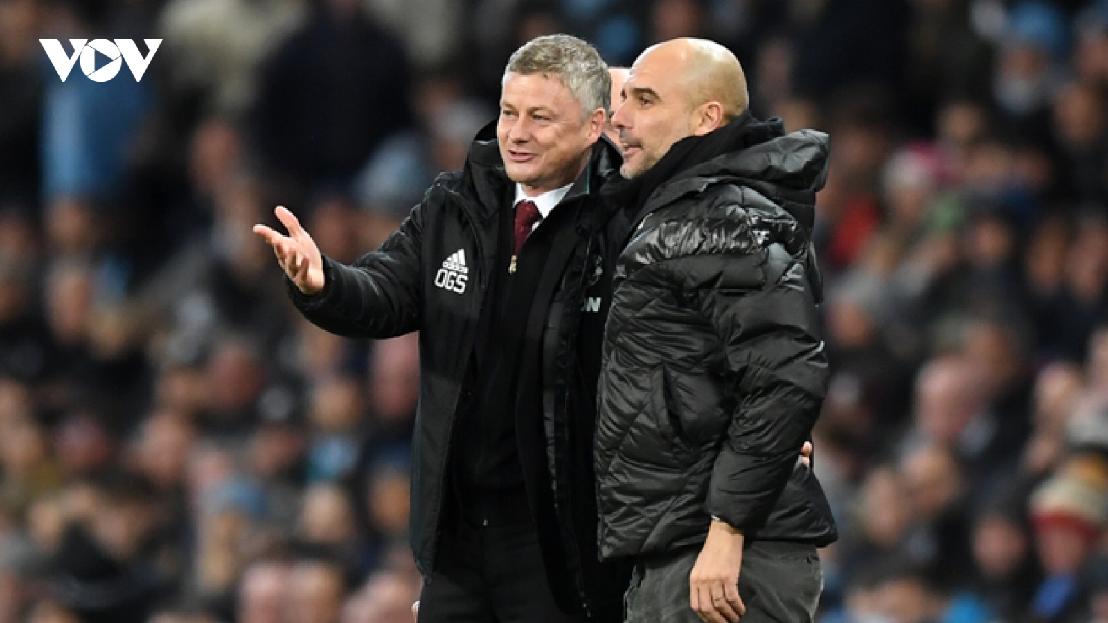 HLV Pep Guardiola “vừa đấm vừa xoa” MU trước trận đại chiến