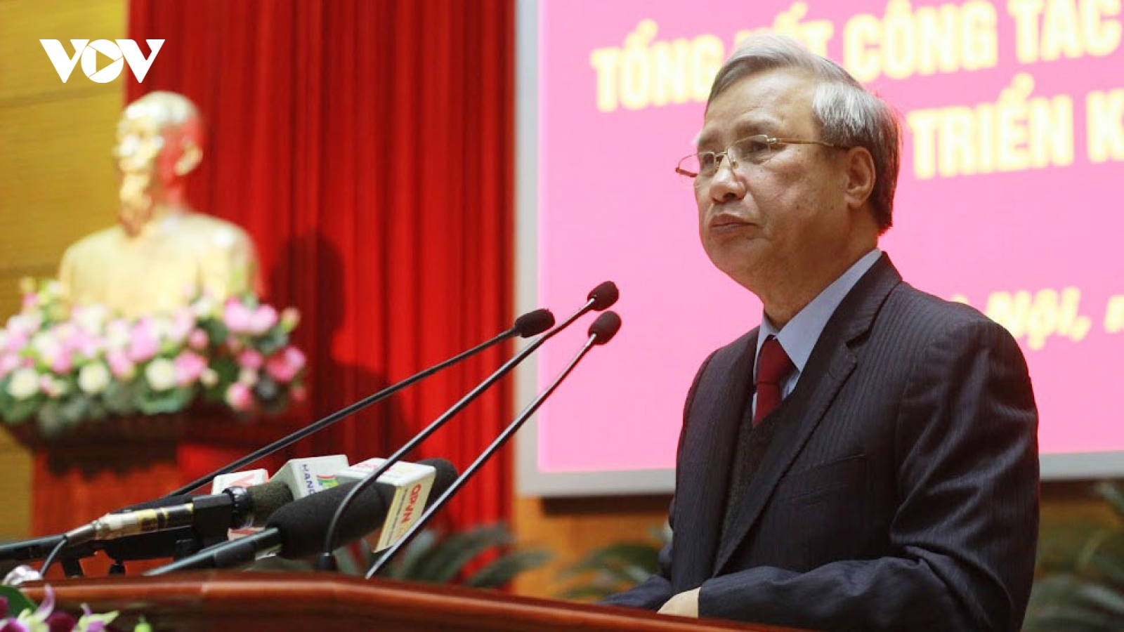Ông Trần Quốc Vượng chủ trì họp Tiểu ban phục vụ Đại hội XIII của Đảng