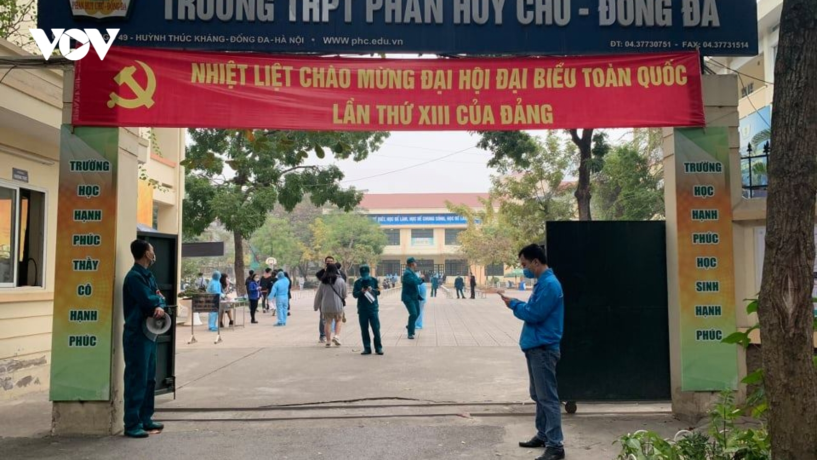 Tham quan đúng vùng dịch, 601 HS Trường THPT Phan Huy Chú Hà Nội phải test nhanh Covid-19