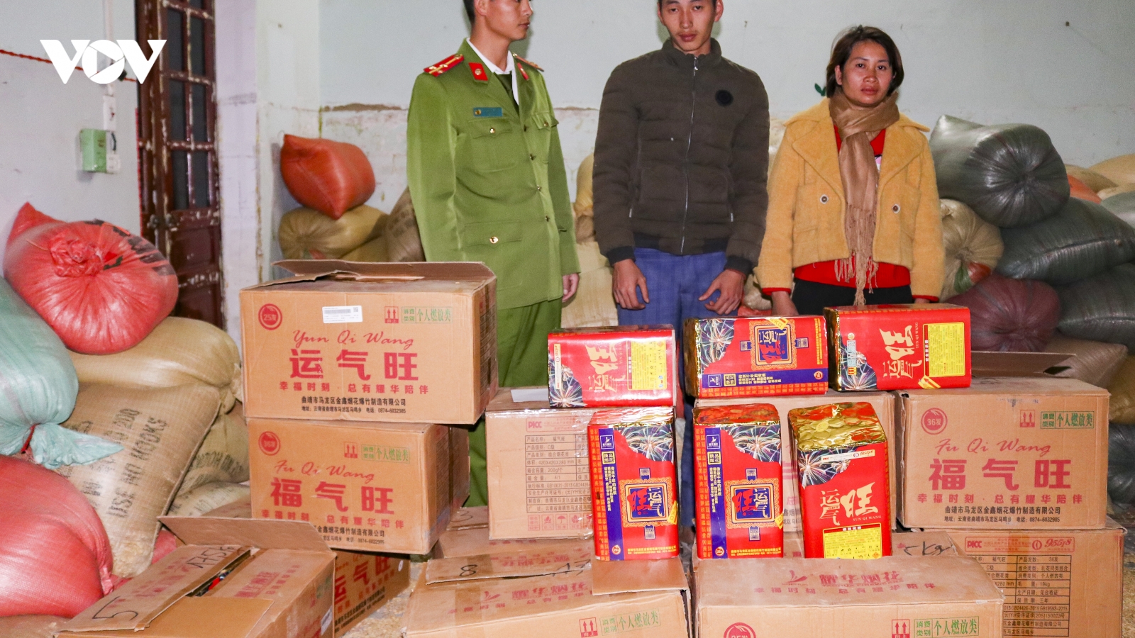 Điện Biên bắt 3 đối tượng, thu giữ 202kg pháo nổ