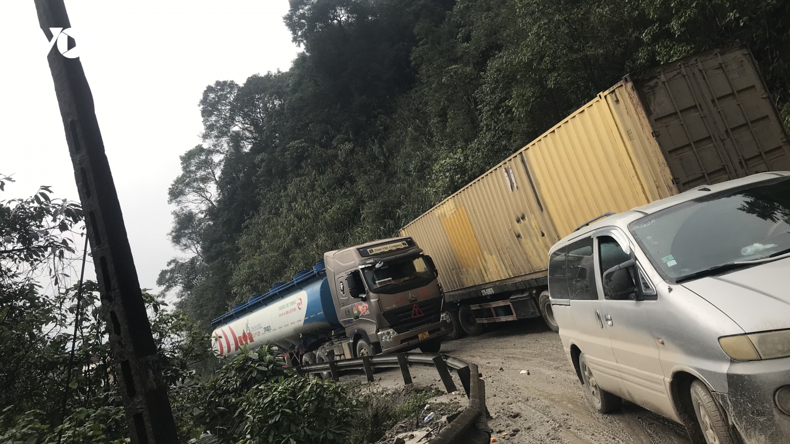 Nỗi ám ảnh lưu thông trên Quốc lộ 8A qua Hà Tĩnh