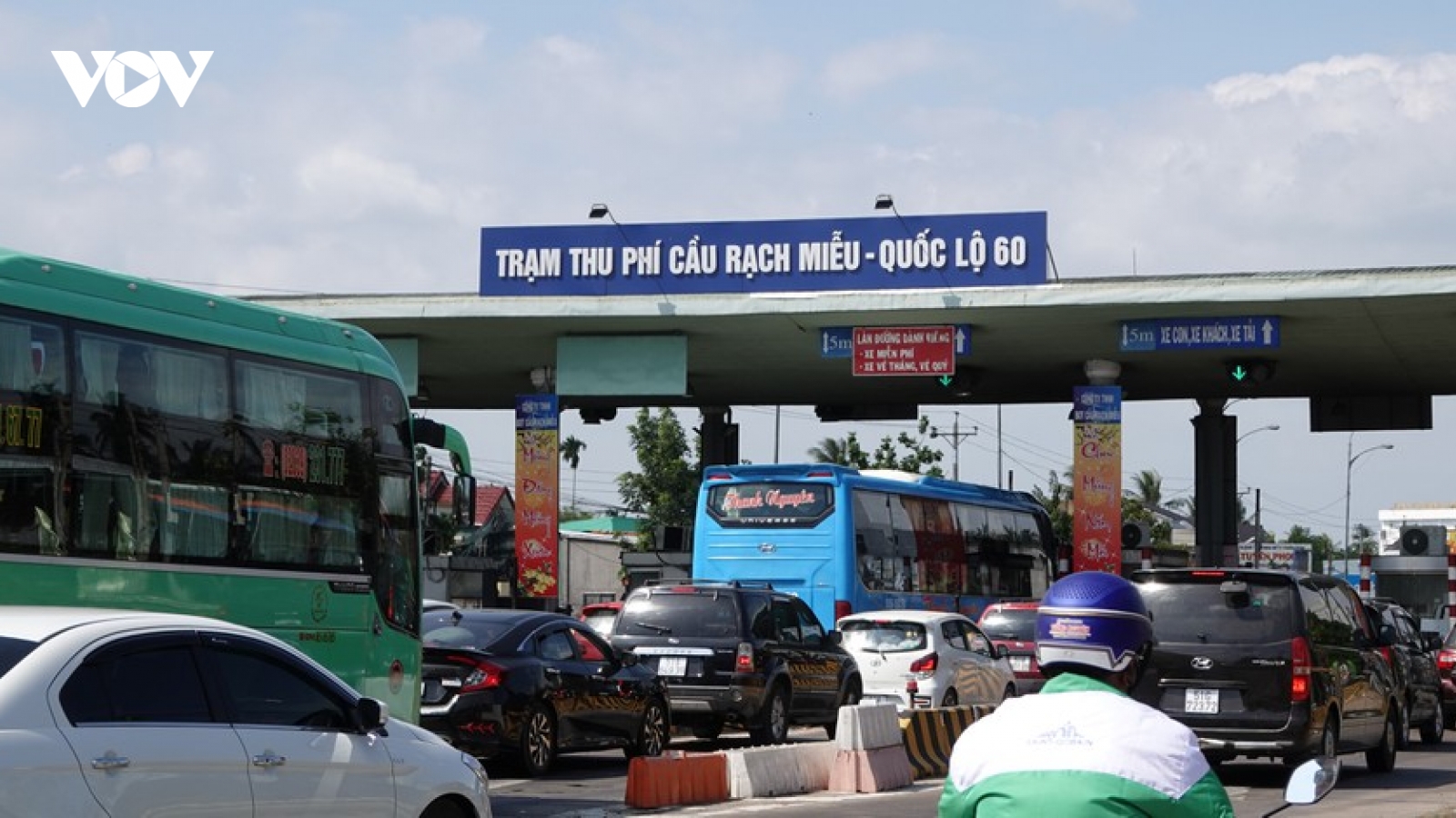Xả trạm thu phí BOT cầu Rạch Miễu ngay ngày đầu Tết Dương lịch