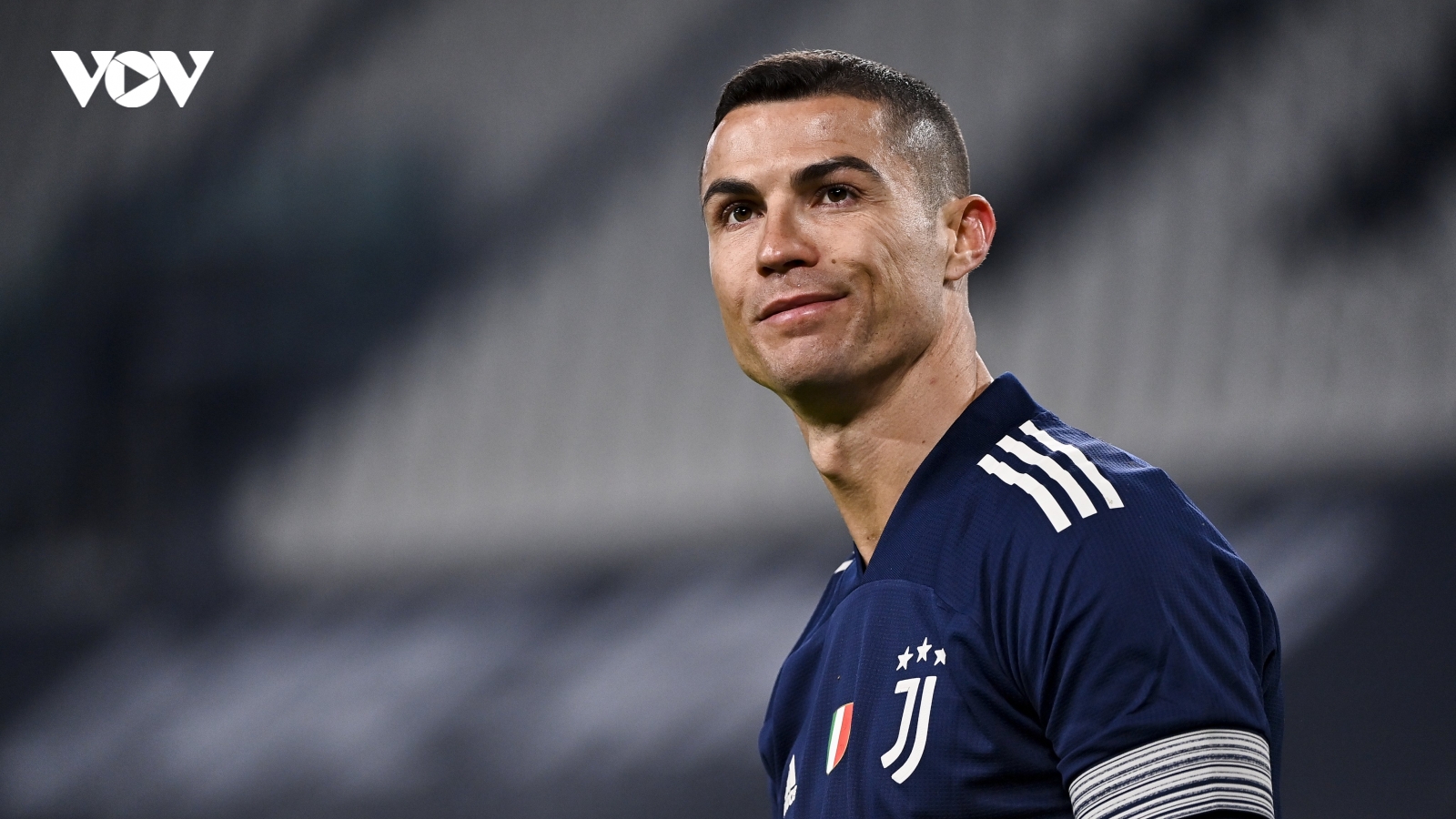 Ronaldo cân bằng kỷ lục cầu thủ ghi nhiều bàn thắng nhất thế giới
