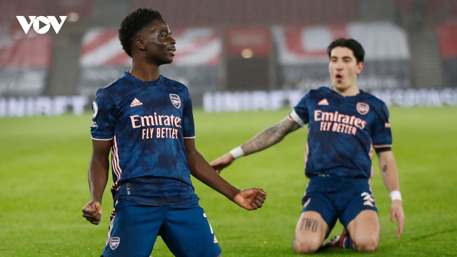 Ngược dòng hạ Southampton, Arsenal vượt qua Chelsea trên BXH Ngoại hạng Anh