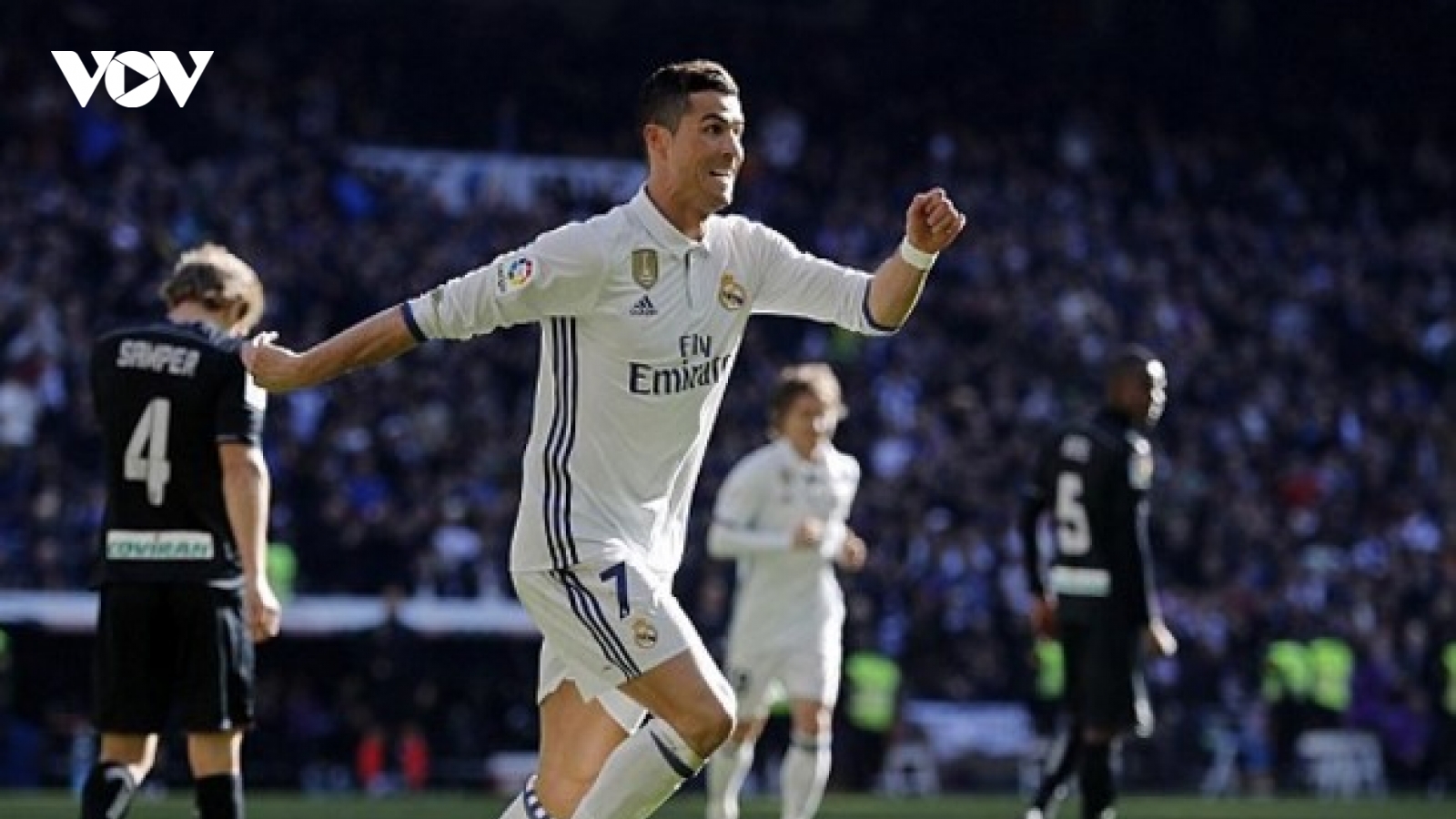 Ngày này năm xưa: Ronaldo giúp Real Madrid cân bằng kỷ lục của Barca