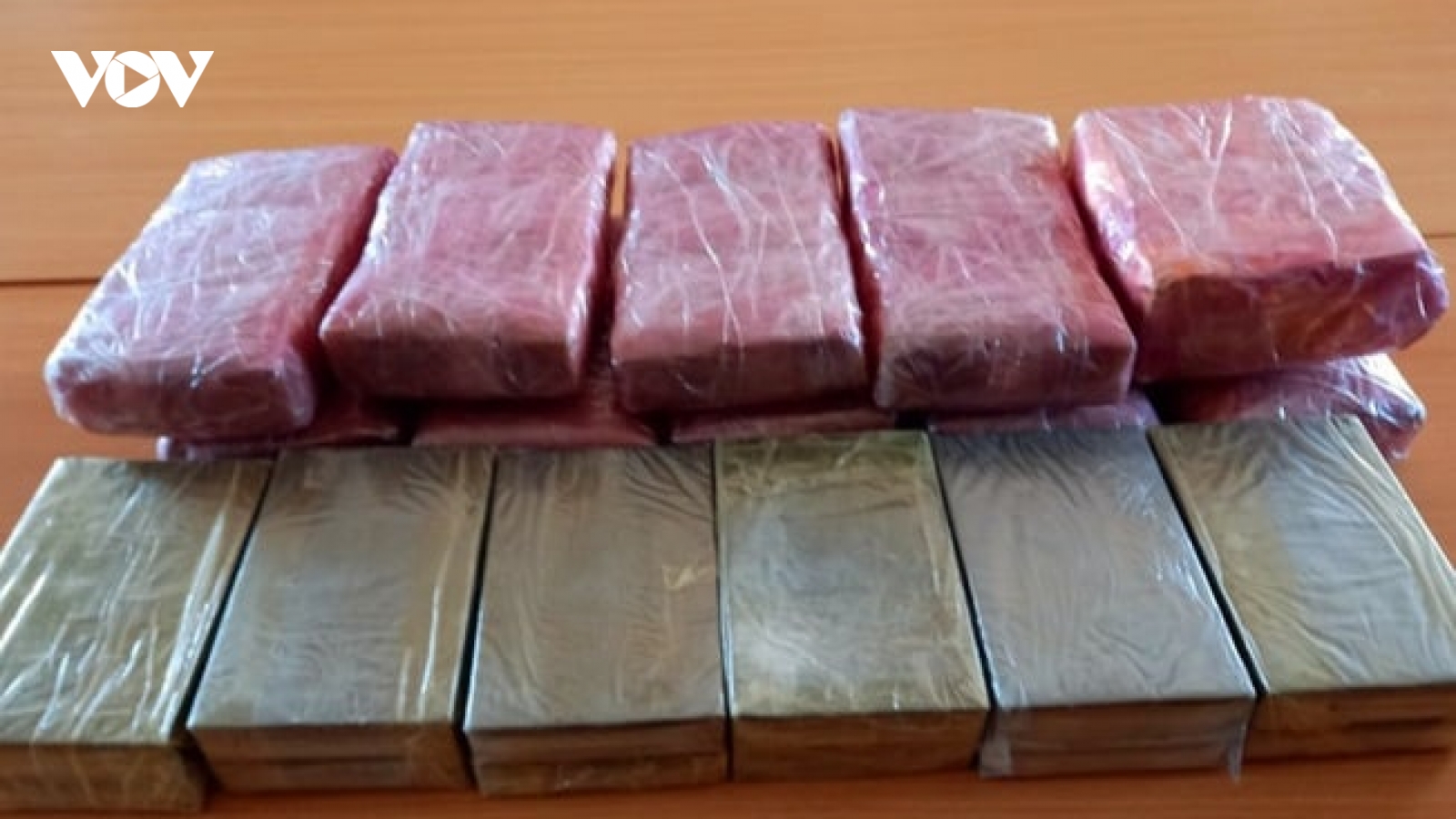 Vận chuyển lô “hàng trắng” siêu khủng để lấy 300 triệu tiền công