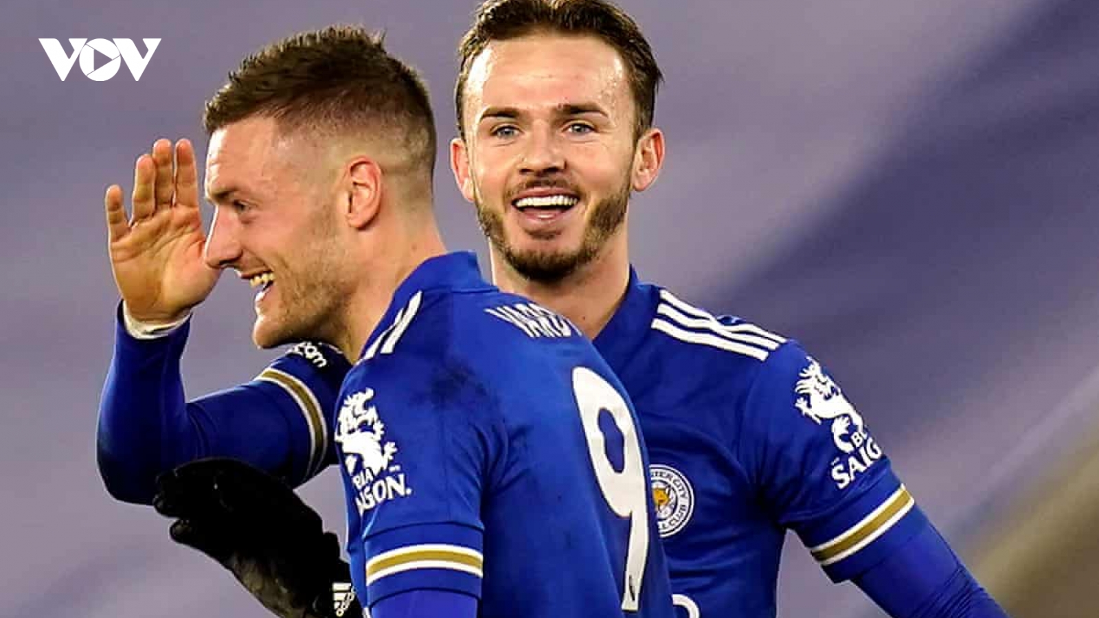 Thắng thuyết phục Chelsea, Leicester tạm chiếm ngôi đầu Premier League