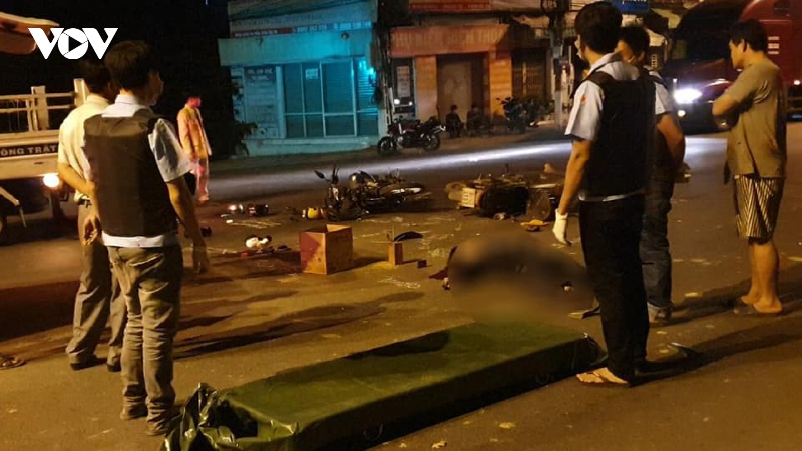 Điều tra vụ vượt đèn đỏ gây tai nạn khiến 5 người thương vong ở Bình Dương