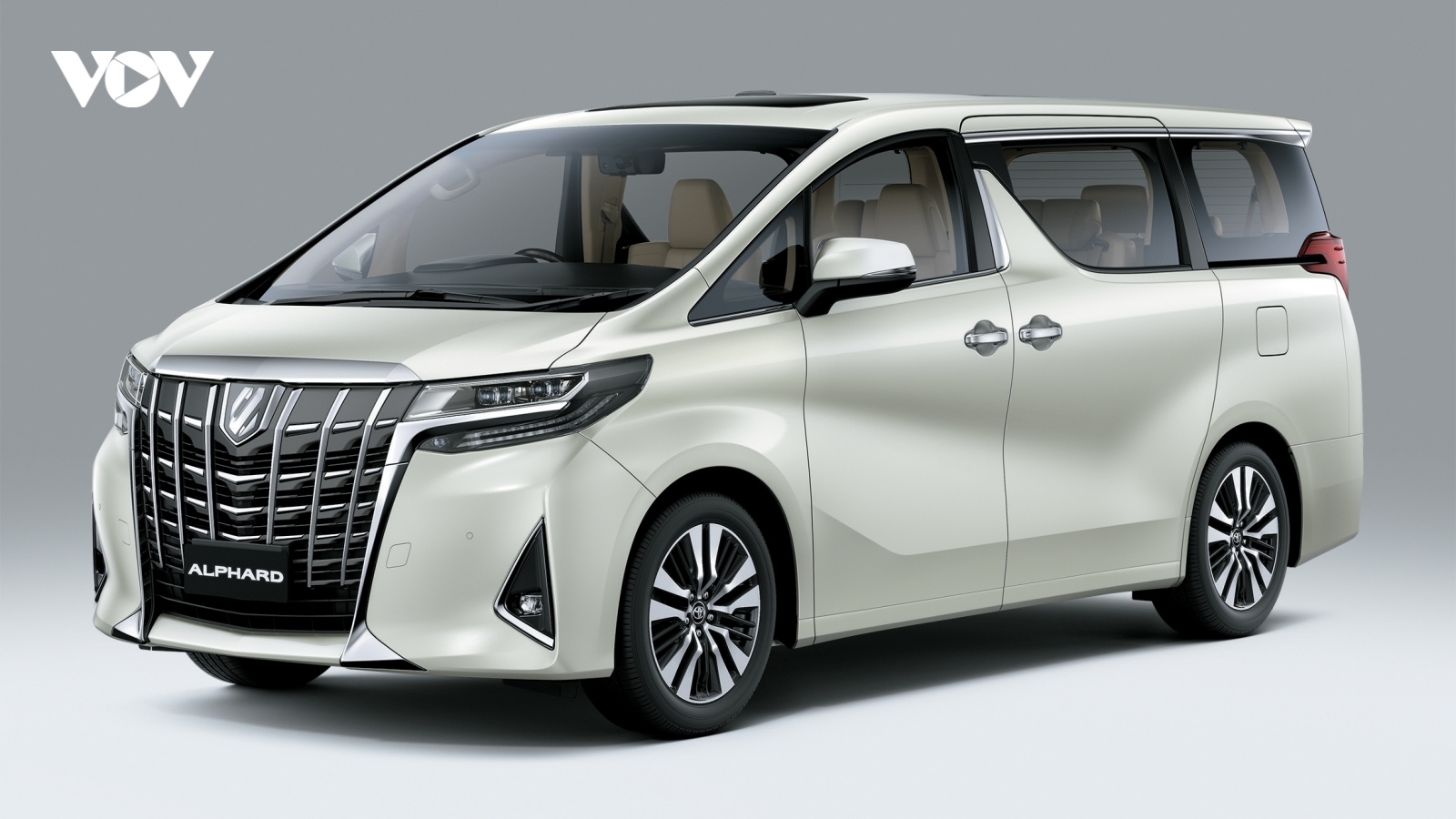 Toyota Alphard 2021 thêm trang bị, giá tăng gần 200 triệu đồng