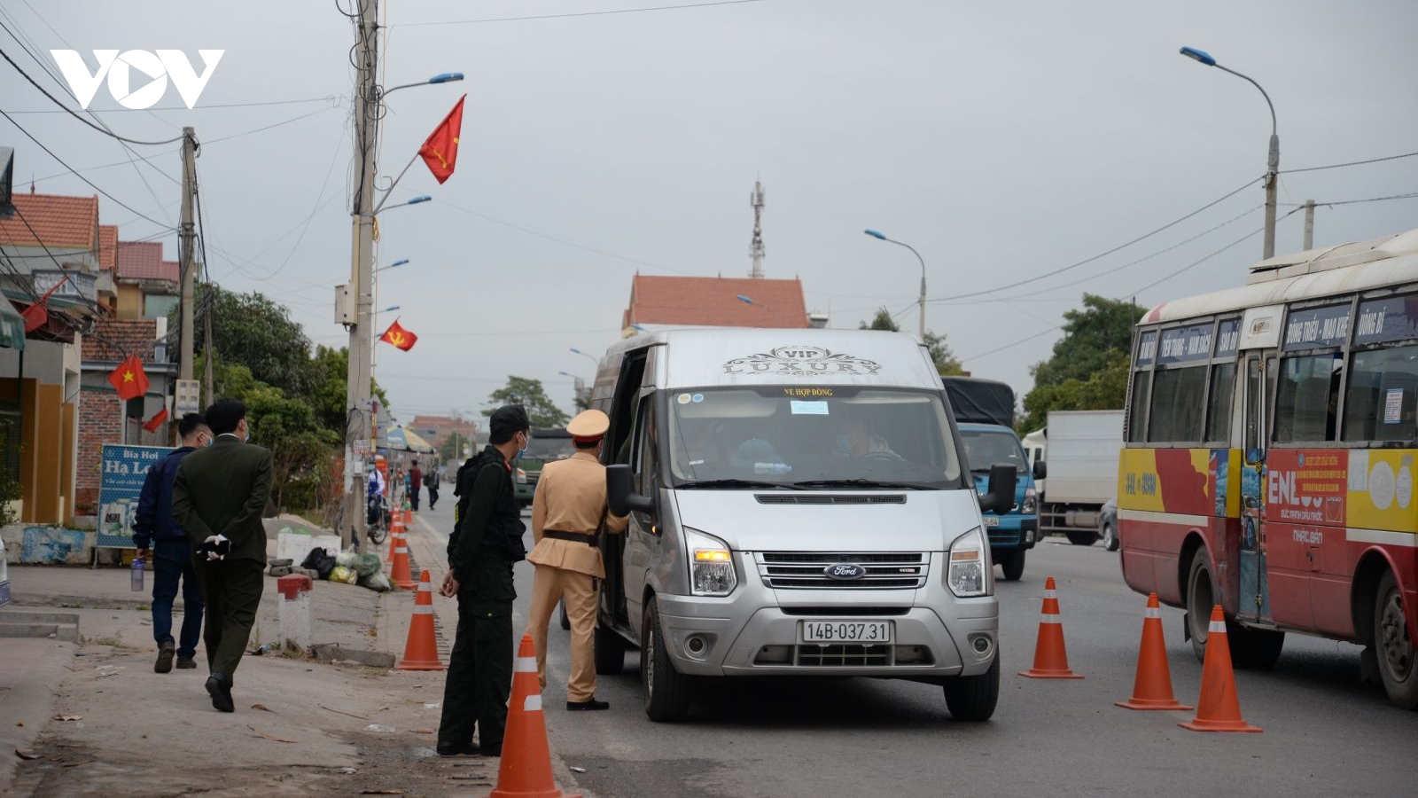 Tạm dừng các hoạt động vận tải khách đường bộ, đường thủy tại Quảng Ninh