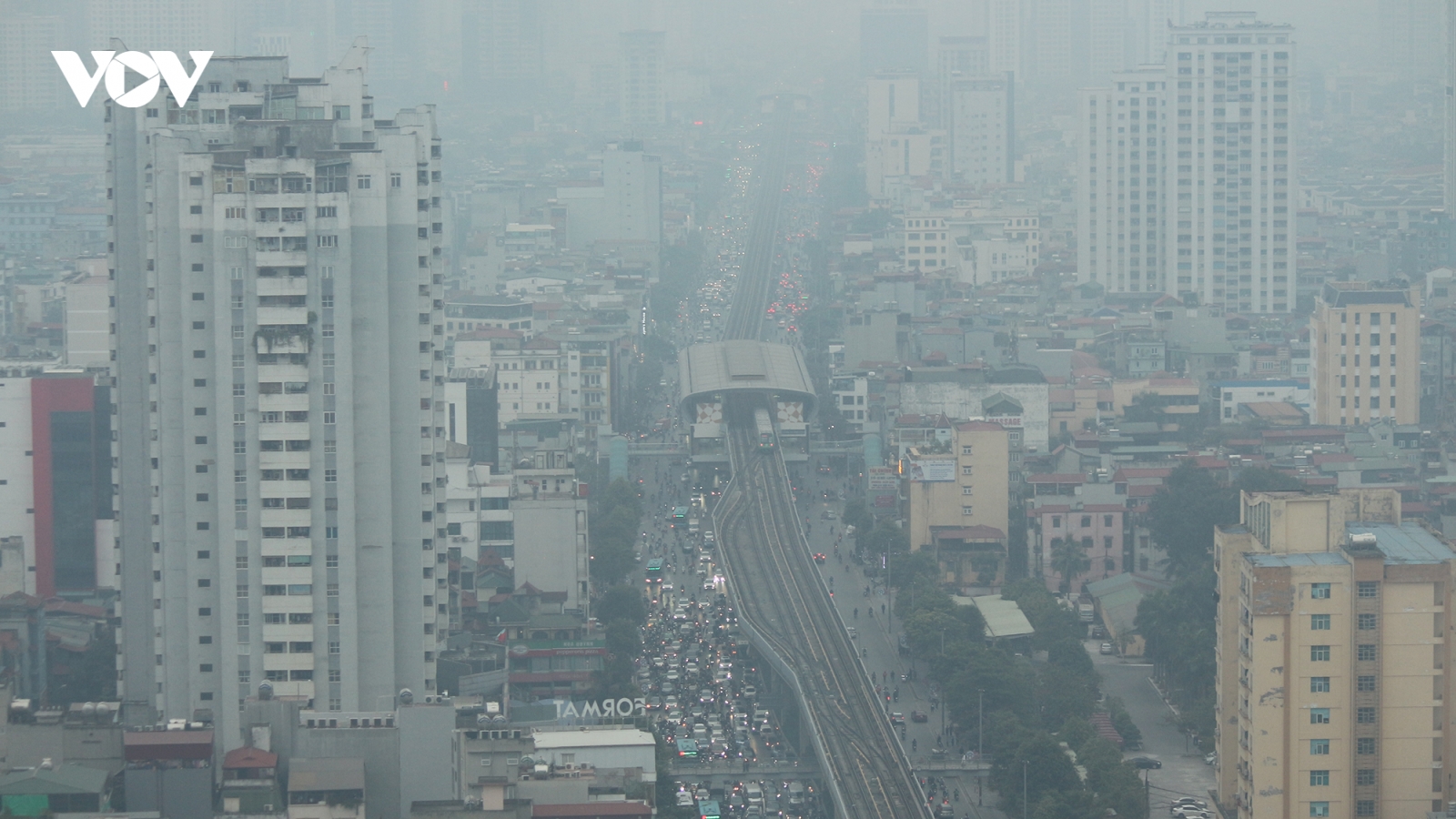 Thành phố Hà Nội mờ mịt vì ô nhiễm không khí