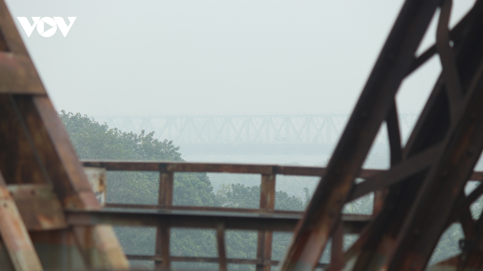 Sương mù bao trùm khắp nơi ở Hà Nội 