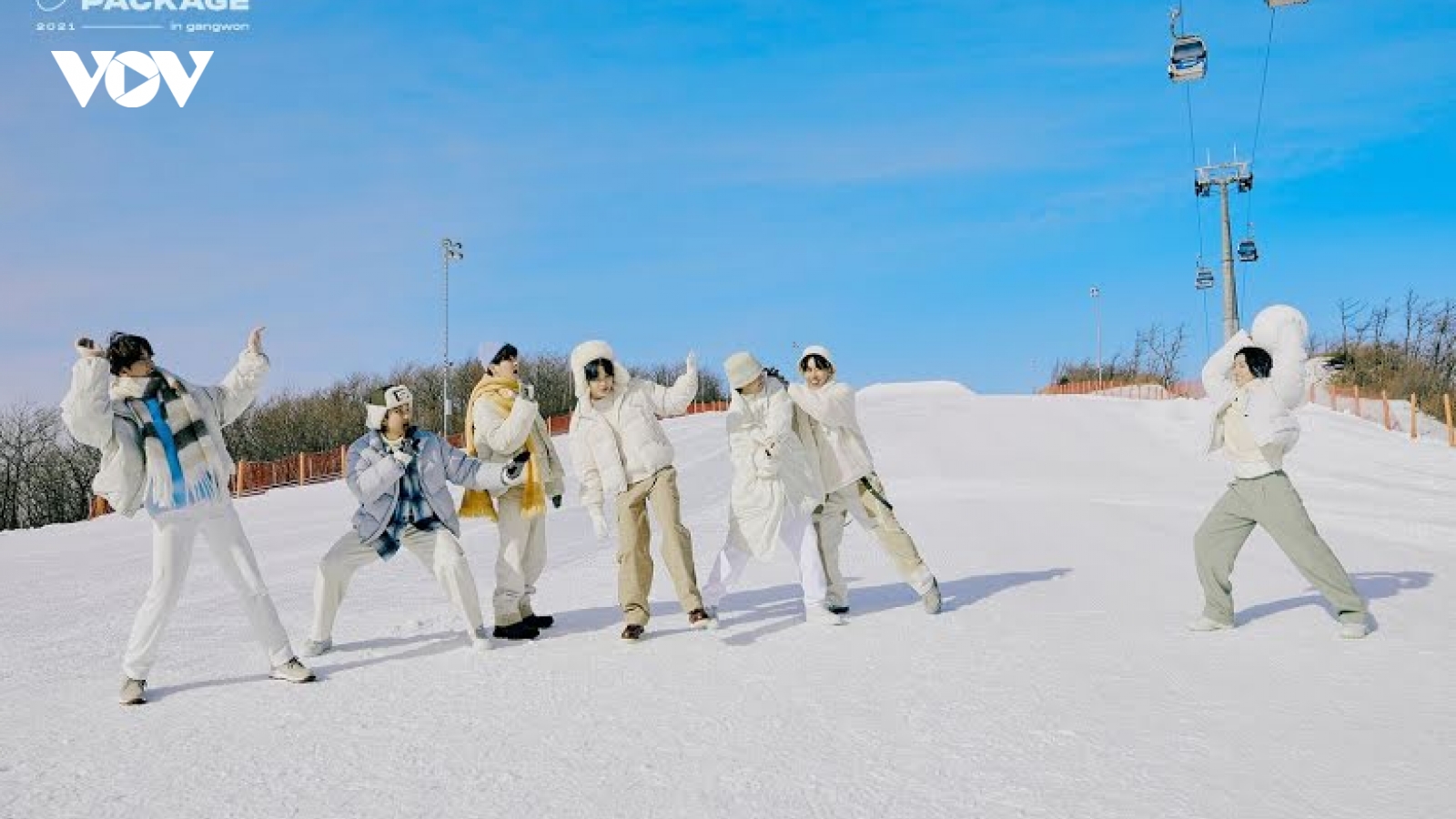 BTS trẻ trung, ấm áp trong bộ ảnh đặc biệt "Winter Package"